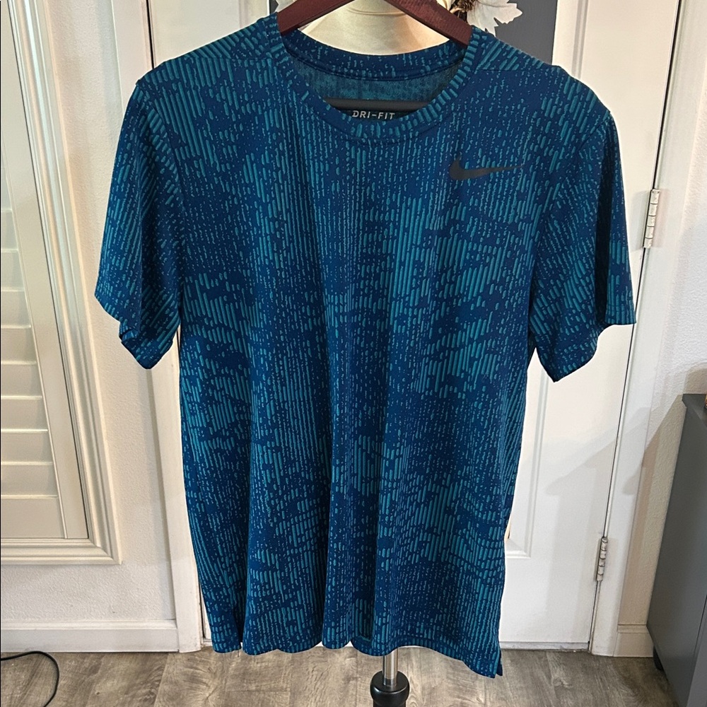 Nike Men's Teal Patterned Short Sleeve Tee